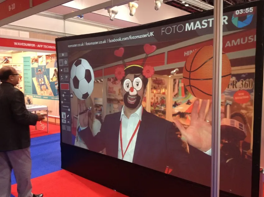 Interactive digital graffiti wall with real-time spray paint effects