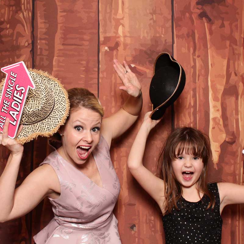 Rustic photo booth backdrop recommendations